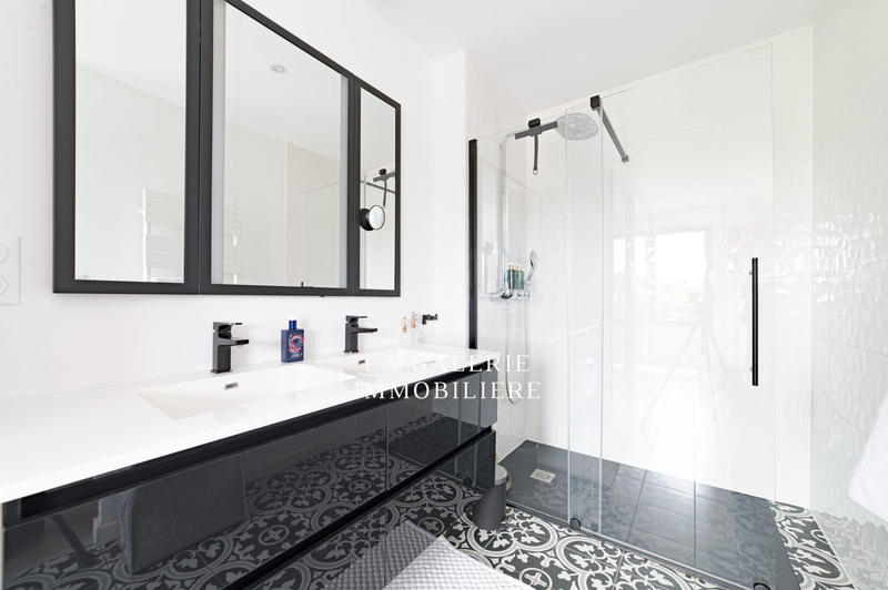 Maison - 167 m² - 6 pièces