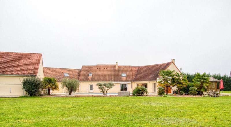 Maison - 287 m² - 10 pièces