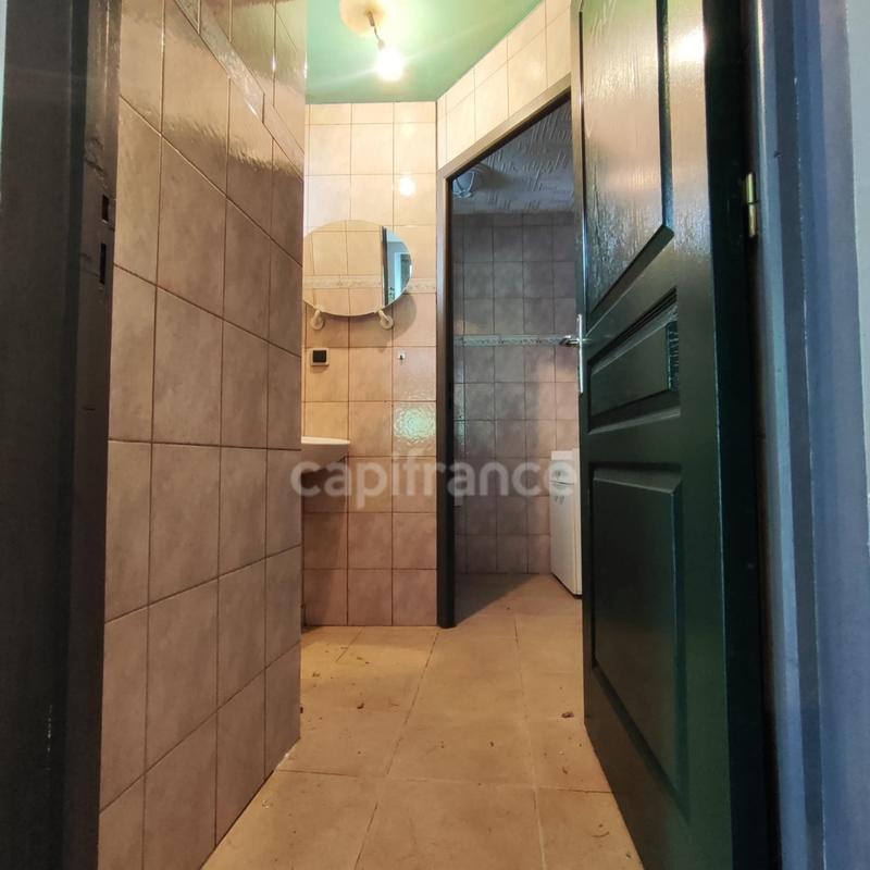 Maison - 200 m² - 2 pièces