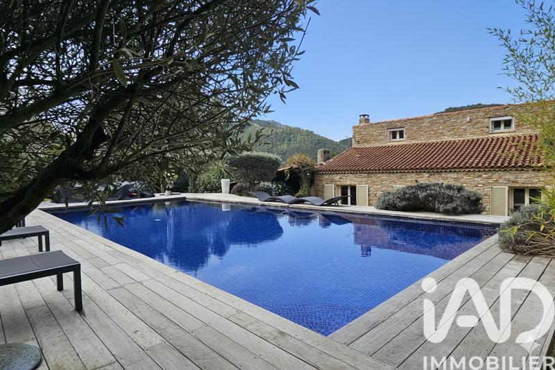 Maison - 200 m² - 5 pièces