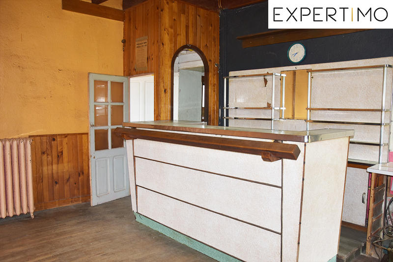 Maison - 230 m² - 9 pièces