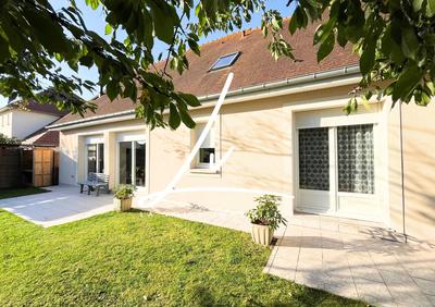 Maison - 177 m² - 7 pièces