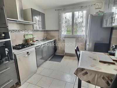 Maison - 84 m² - 5 pièces