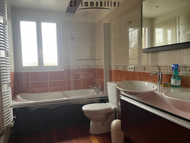 Maison - 177 m² - 7 pièces