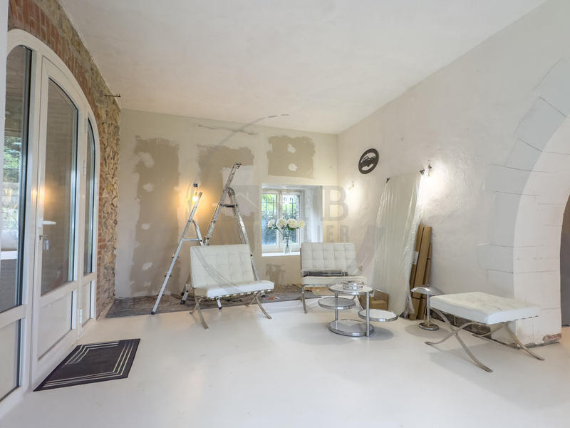 Propriété - 370 m² - 15 pièces