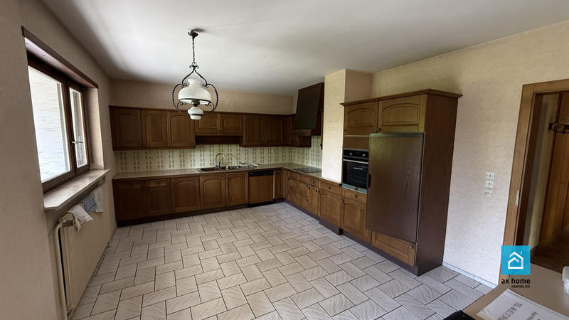 Maison - 230 m² - 7 pièces