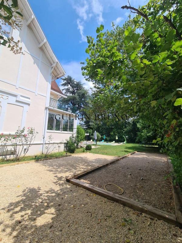 Villa - 280 m² - 9 pièces