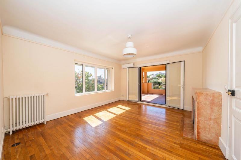 Maison - 201 m² - 7 pièces