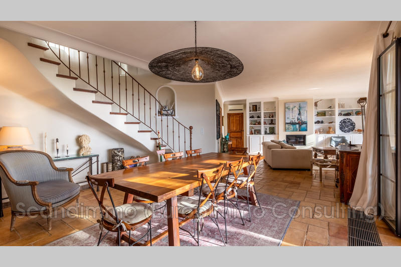 Maison - 180 m² - 5 pièces