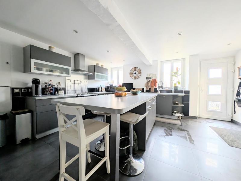 Maison - 147 m² - 6 pièces