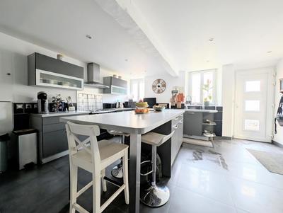 Maison - 147 m² - 6 pièces