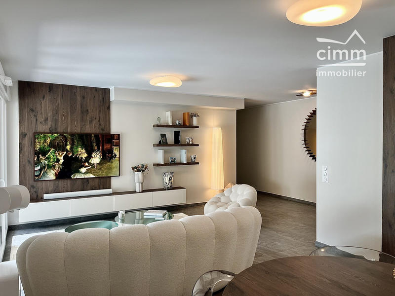 Appartement - 100 m² - 4 pièces