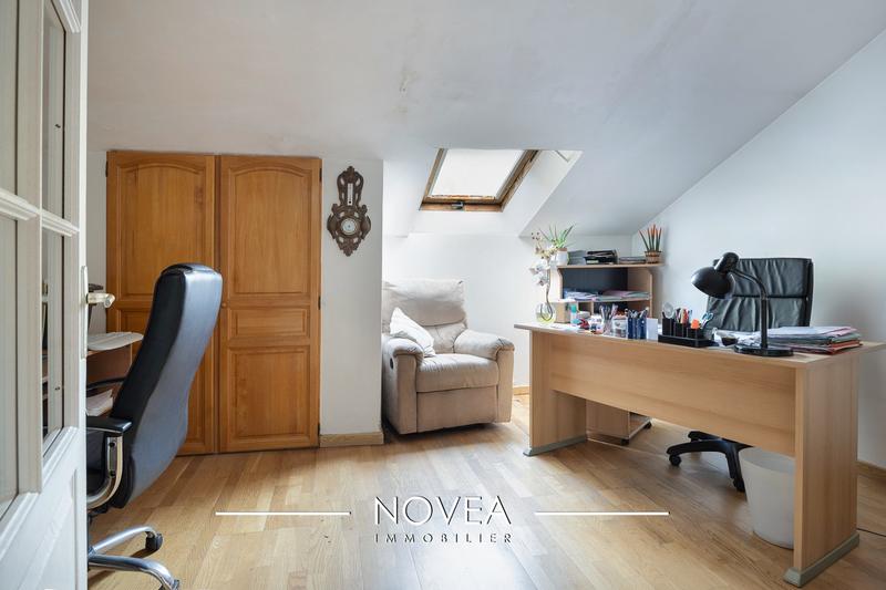 Maison - 270 m² - 5 pièces