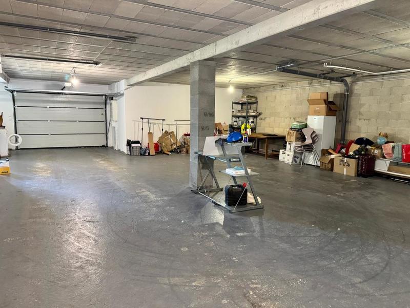 Maison - 233 m² - 7 pièces