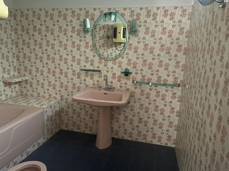 Maison - 221 m² - 8 pièces