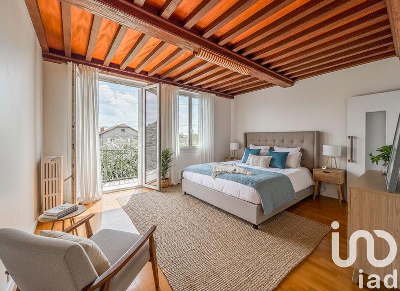 Maison - 183 m² - 8 pièces