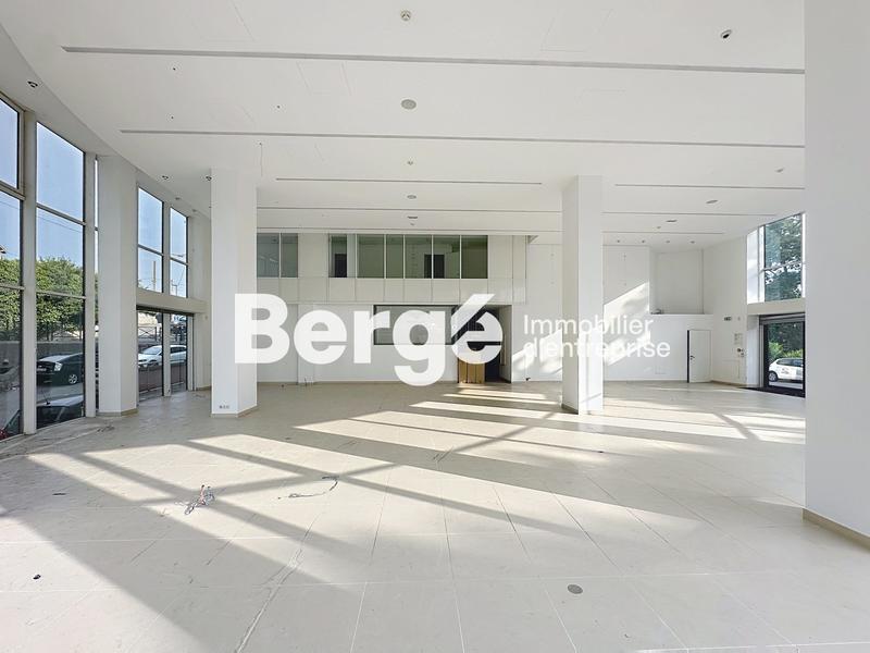 Local commercial - 1 035 m²