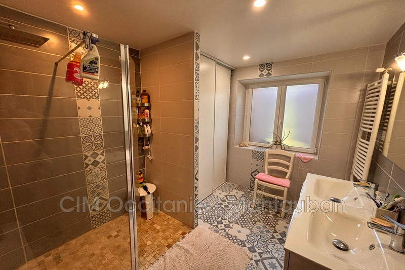 Maison - 220 m² - 7 pièces