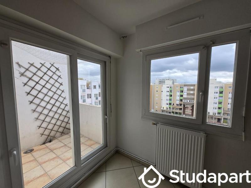 Chambre - 10 m² - 1 pièce