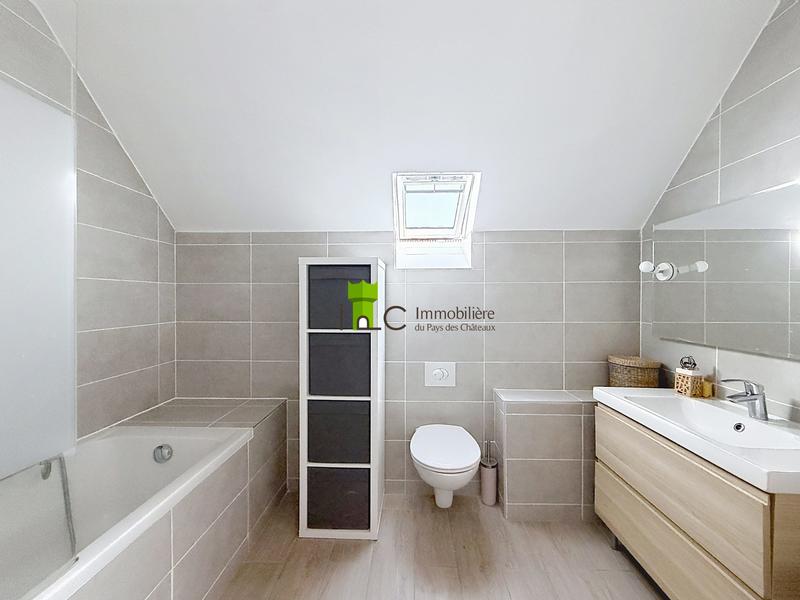 Maison - 92 m² - 4 pièces