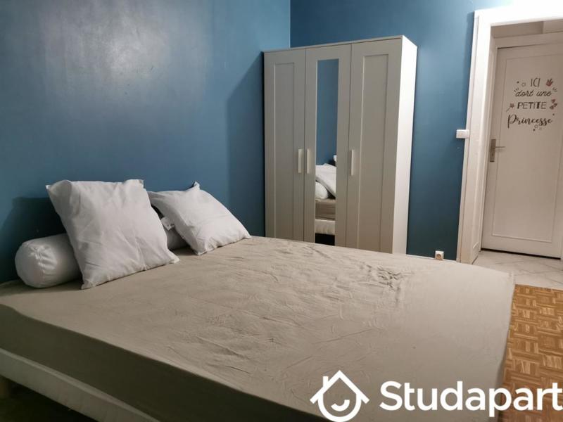 Studio - 86 m² - 4 pièces