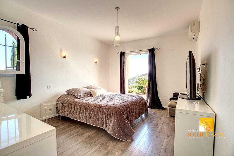 Villa - 210 m² - 7 pièces