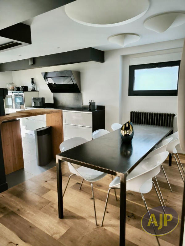 Maison - 175 m² - 5 pièces