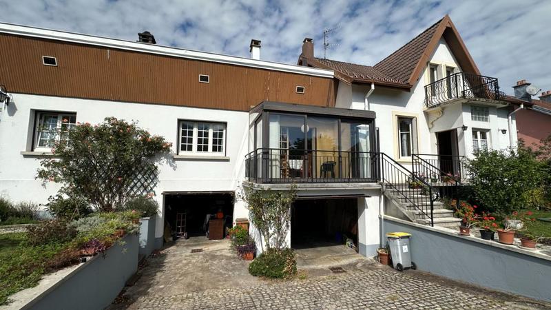 Maison - 190 m² - 9 pièces