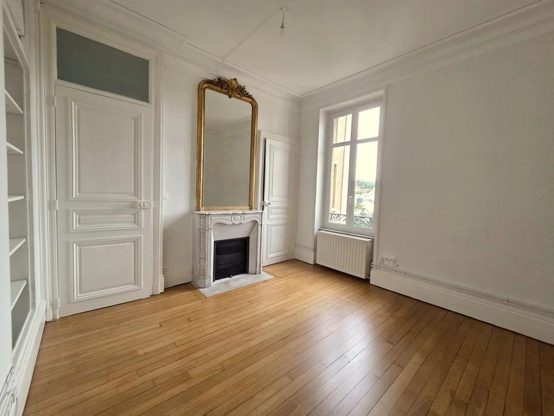 Appartement - 155 m² - 5 pièces