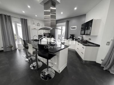 Maison - 170 m² - 6 pièces