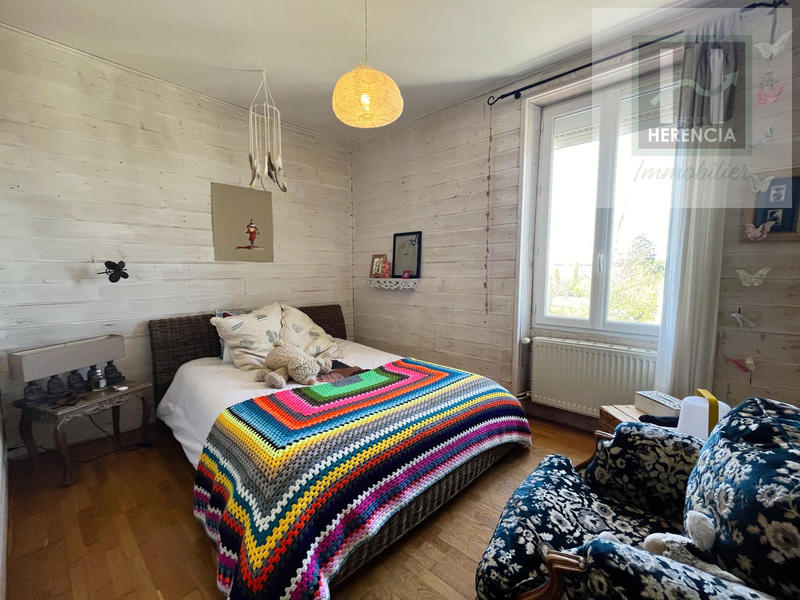 Maison - 170 m² - 7 pièces