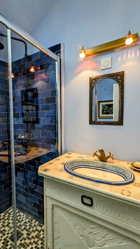 Maison - 247 m² - 8 pièces