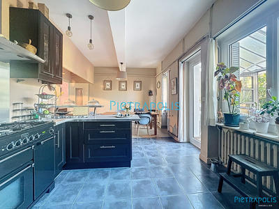 Maison - 198 m² - 7 pièces