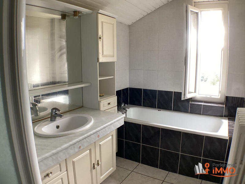 Appartement - 80 m² - 3 pièces