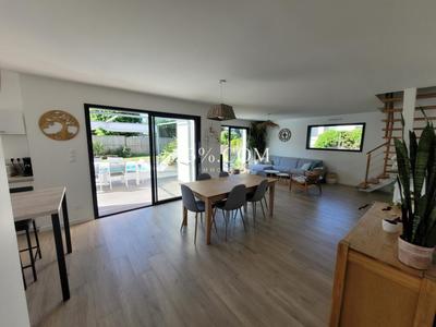 Maison - 150 m² - 6 pièces