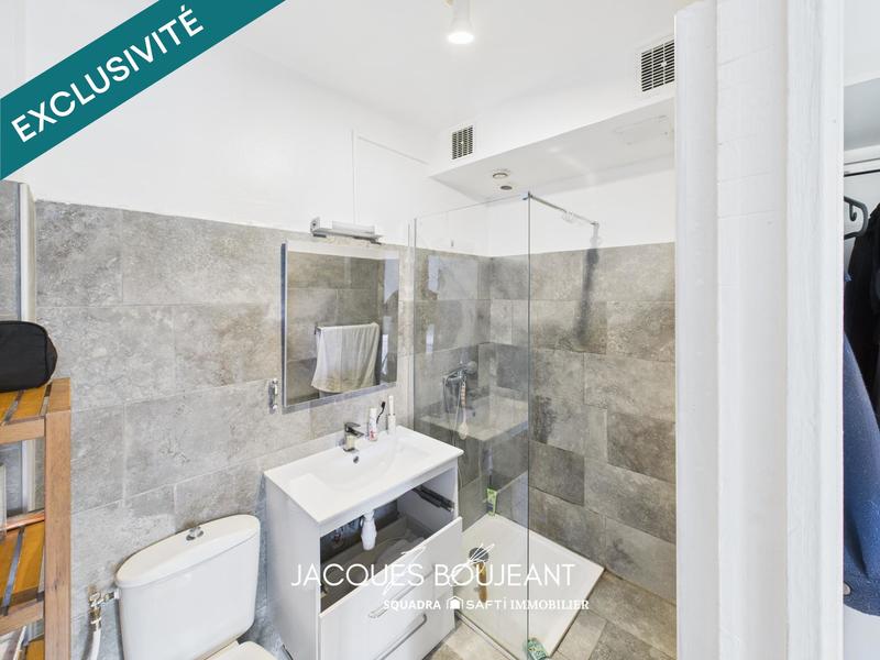 Maison - 230 m² - 9 pièces