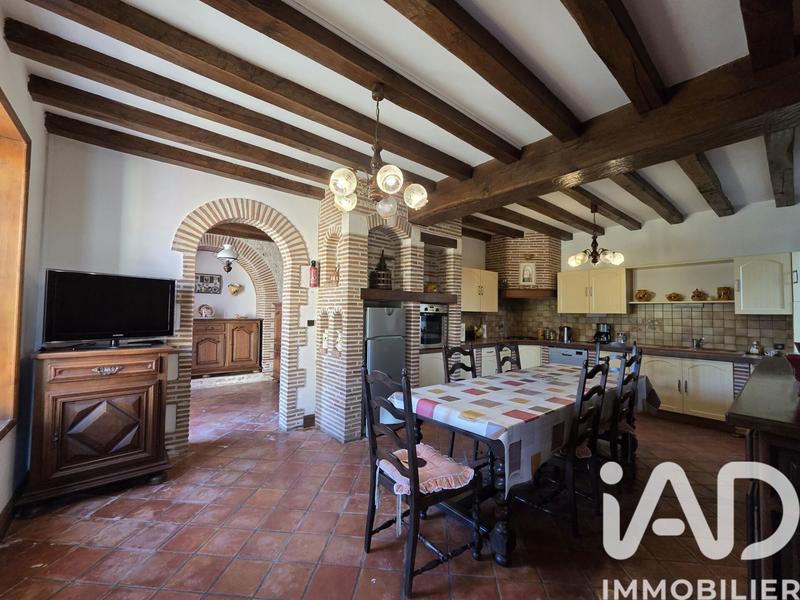 Maison - 654 m² - 18 pièces