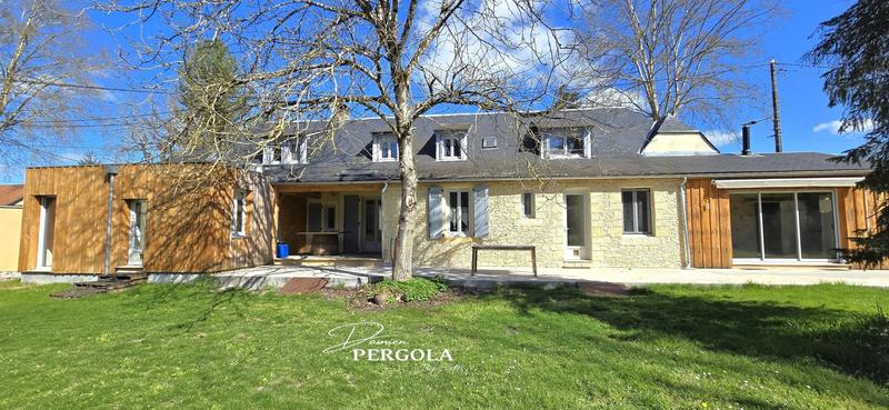 Maison - 265 m² - 11 pièces