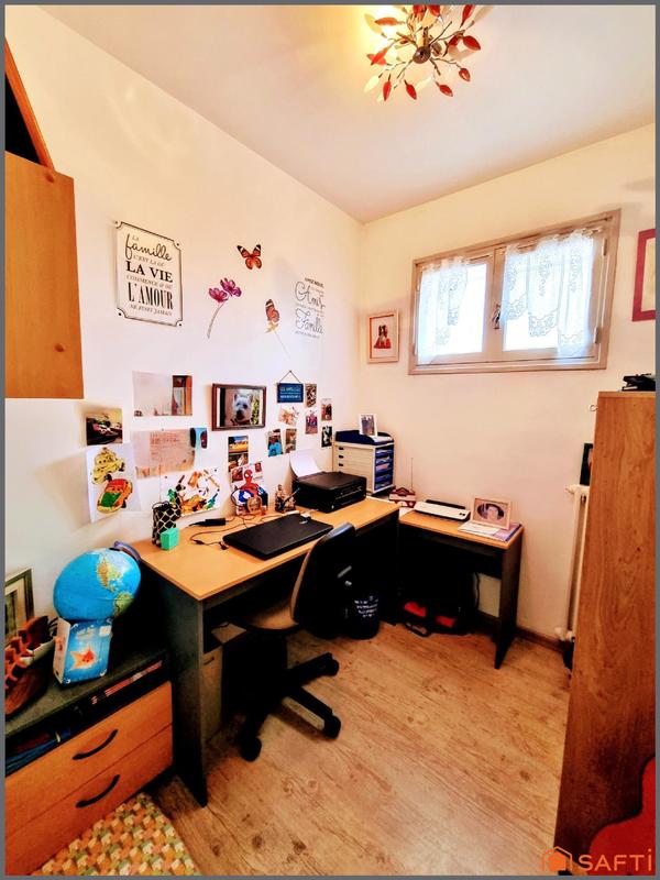 Maison - 218 m² - 9 pièces