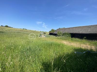 Terrain constructible - 1 300 m²