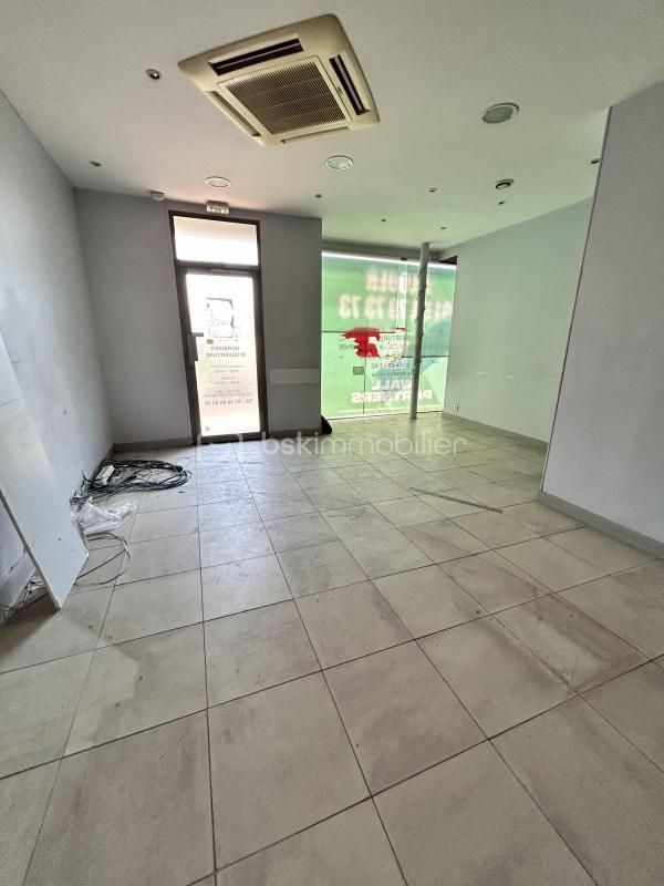 Bureau - 77 m² - 5 pièces