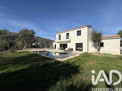 Maison - 141 m² - 5 pièces