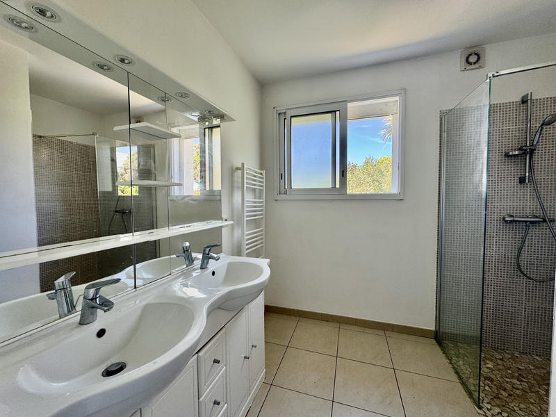 Villa - 168 m² - 7 pièces