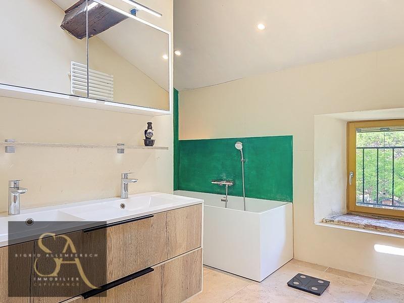 Propriété - 339 m² - 12 pièces