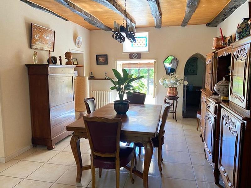 Propriété - 245 m² - 10 pièces