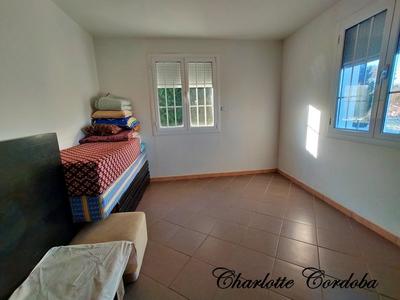 Maison - 233 m² - 8 pièces