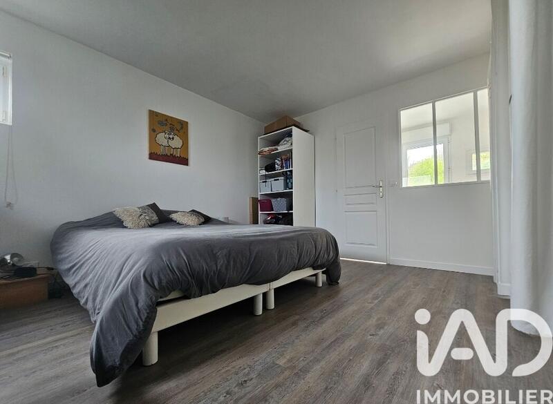 Maison - 180 m² - 8 pièces