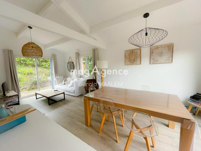 Maison traditionnelle - 94 m² - 5 pièces