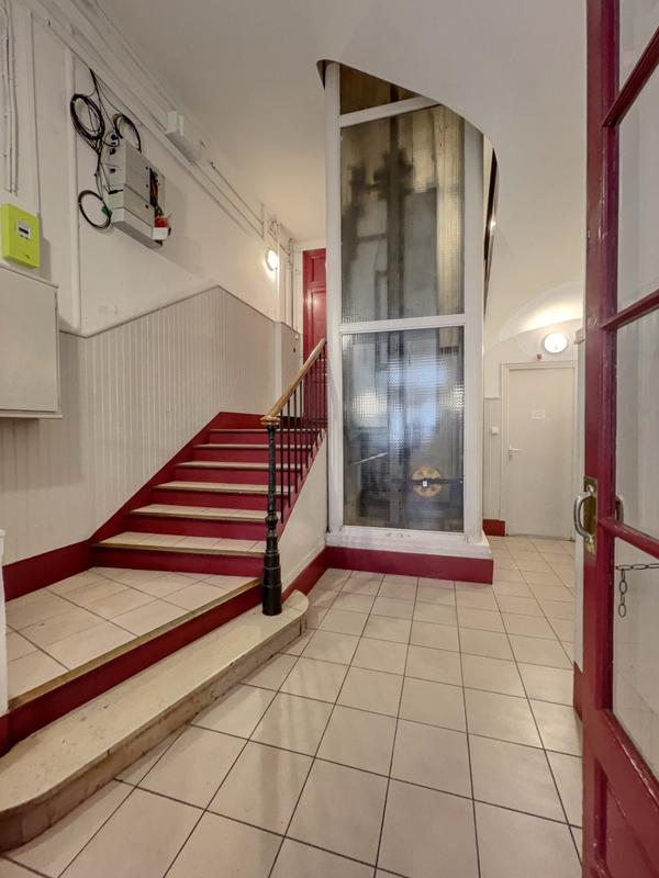 Appartement - 92 m² - 6 pièces