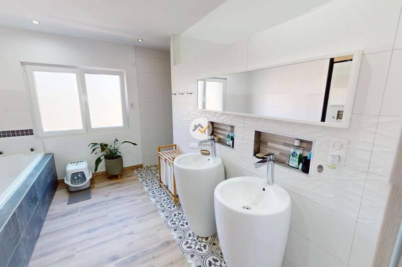 Maison contemporaine - 186 m² - 7 pièces